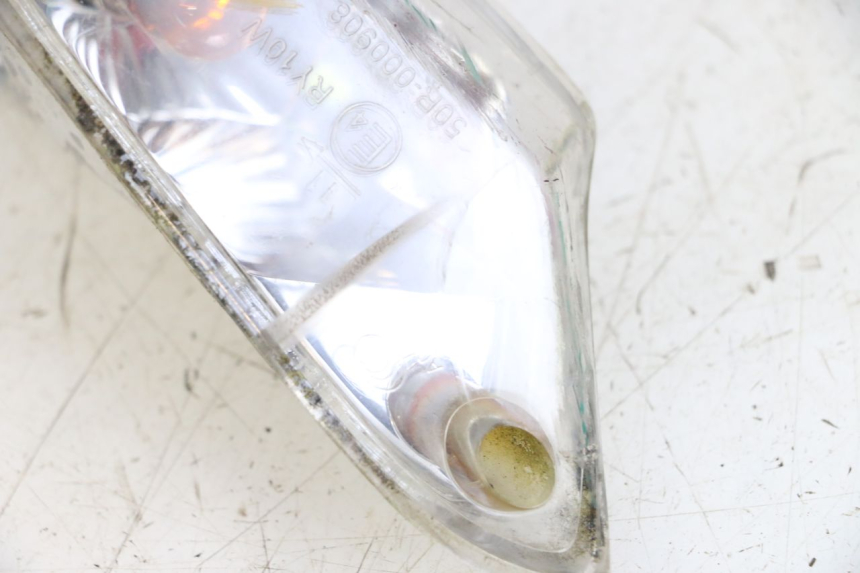 photo de LEFT FRONT TURN SIGNAL KYMCO AGILITY 4T 50 (2018 - 2022) - Zoom on usage condition