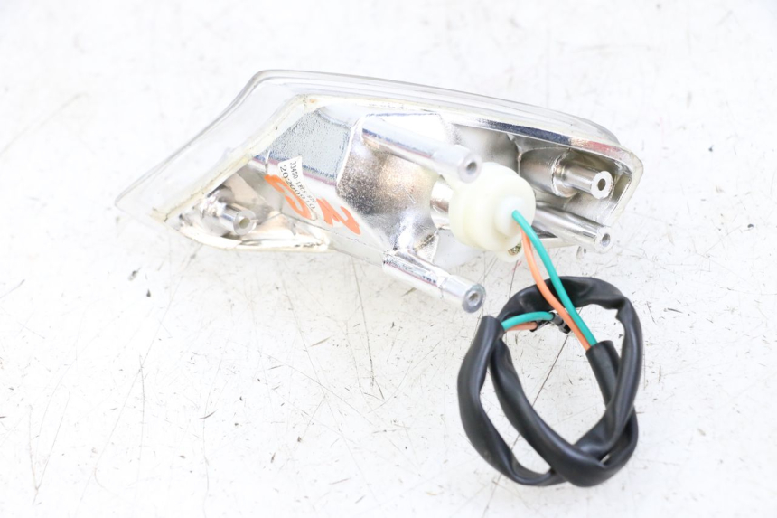 photo de LEFT FRONT TURN SIGNAL KYMCO AGILITY 4T 50 (2018 - 2022) - Technical close-up