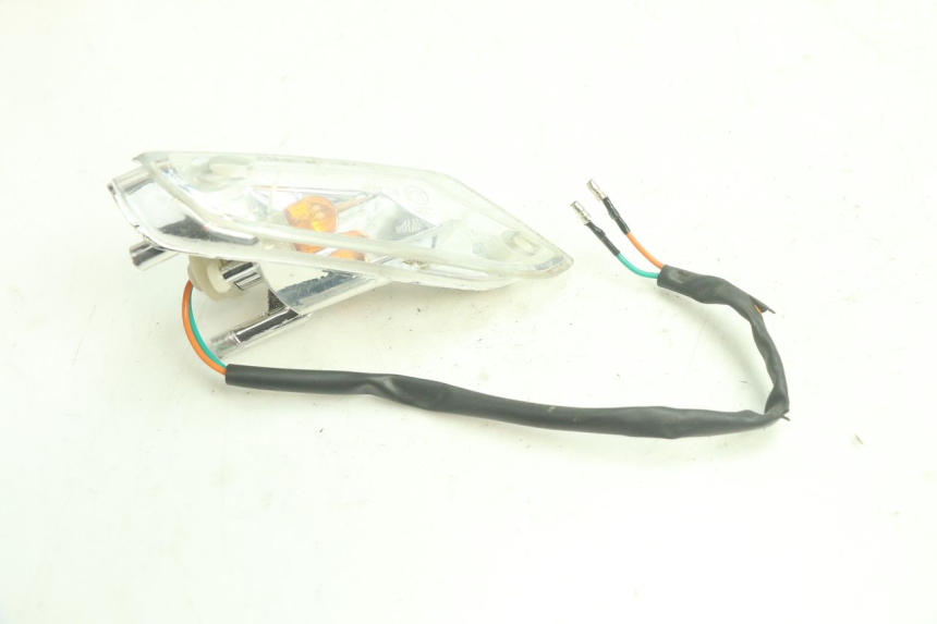 photo de LEFT FRONT TURN SIGNAL KYMCO AGILITY 4T 50 (2018 - 2022) - Zoom on usage condition