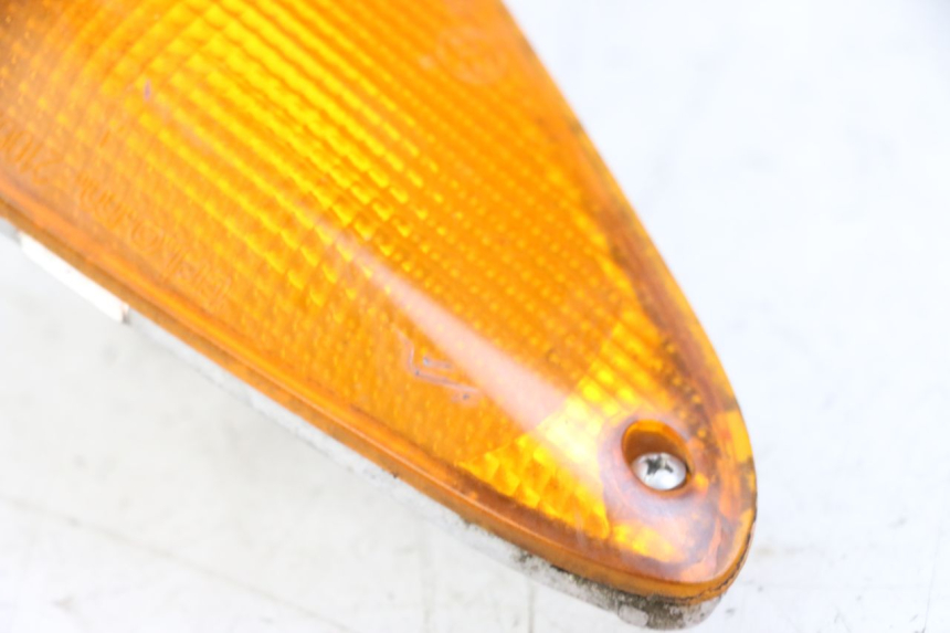 photo de LEFT FRONT TURN SIGNAL BMW C1 125 (2000 - 2003) - Zoom on usage condition