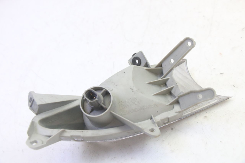 photo de LEFT FRONT TURN SIGNAL SUZUKI BURGMAN 125 (2007 - 2014) - Surface and material condition