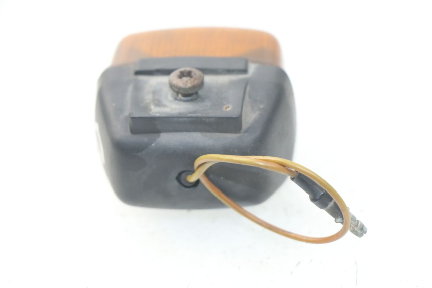 photo de FRONT LEFT TURN SIGNAL  YAMAHA BW'S 50 (1999 - 2003) - Technical close-up
