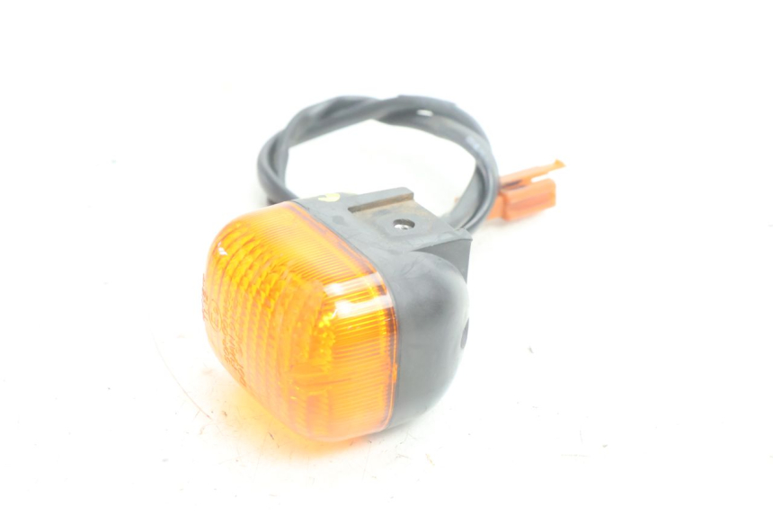 photo de FRONT LEFT TURN SIGNAL  YAMAHA BW'S BWS 125 (2010 - 2013) - Alternative perspective
