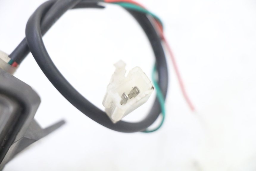 photo de FRONT LEFT TURN SIGNAL ORCAL CAVARO 4T 50 (2019 - 2023) - Surface and material condition