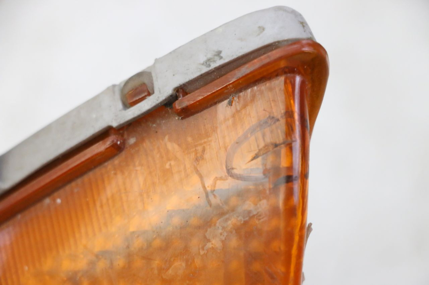 photo de FRONT LEFT TURN SIGNAL HONDA CBR F SC25 1000 (1989 - 1992) - Alternative perspective