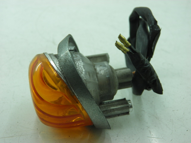 photo de FRONT LEFT TURN SIGNAL  DAELIM BESBI 125 (2007 - 2008) - Main view