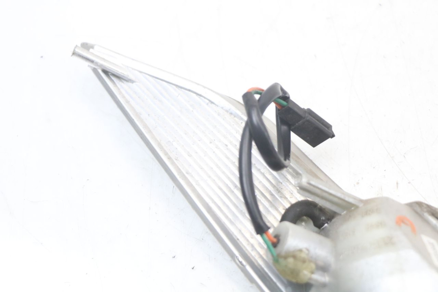 photo de LEFT FRONT TURN SIGNAL KYMCO DINK 4T 50 (2007 - 2018) - Surface and material condition