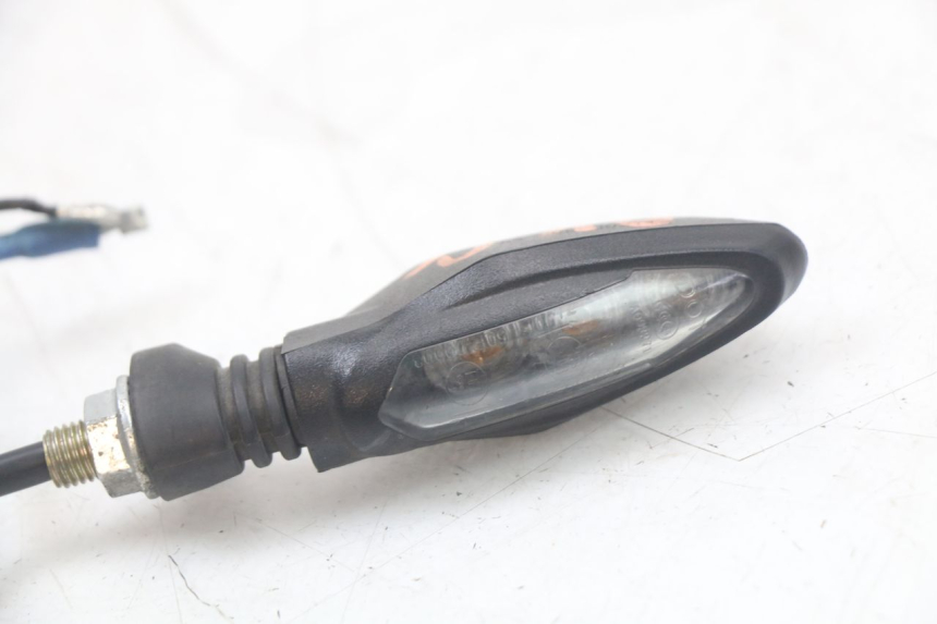 photo de FRONT LEFT TURN SIGNAL EBROH BRAVO GLE 1 (2020 - 2024) - Zoom on usage condition