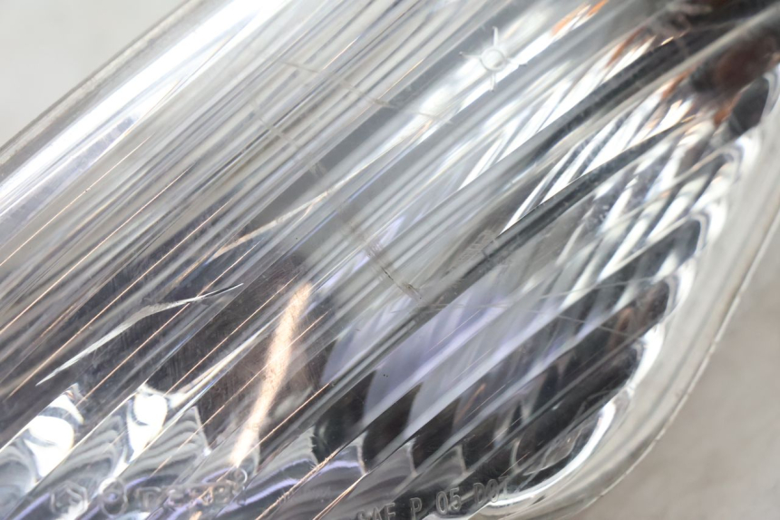 photo de LEFT FRONT TURN SIGNAL PIAGGIO FLY 2T 50 (2004 - 2017) - Zoom on usage condition
