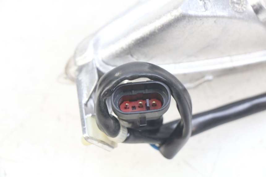 photo de LEFT FRONT TURN SIGNAL PIAGGIO FLY 4T 50 (2013 - 2017) - Alternative perspective