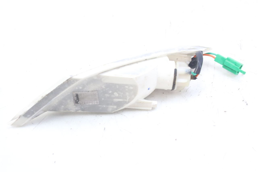 photo de FRONT LEFT TURN SIGNAL  PEUGEOT GEOPOLIS RS 125 (2007 - 2009) - Alternative perspective