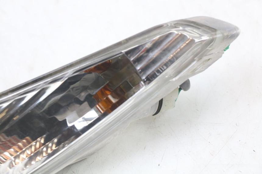 photo de FRONT LEFT TURN SIGNAL  PEUGEOT GEOPOLIS RS 125 (2007 - 2009) - Zoom on usage condition