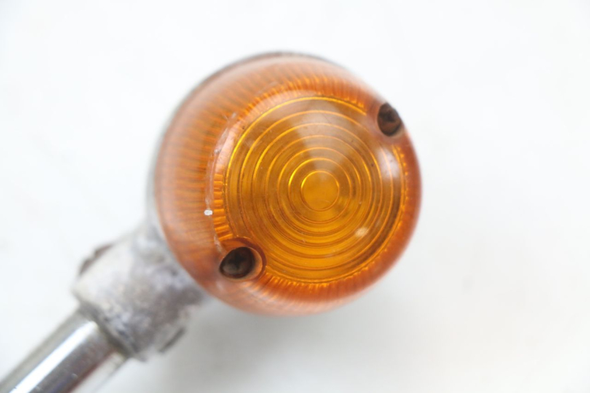 photo de FRONT LEFT TURN SIGNAL  SUZUKI GN 125 (1997 - 2000) - Zoom on usage condition