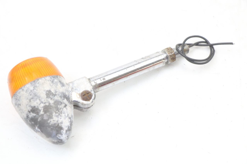 photo de FRONT LEFT TURN SIGNAL  SUZUKI GN 125 (1997 - 2000) - Technical close-up