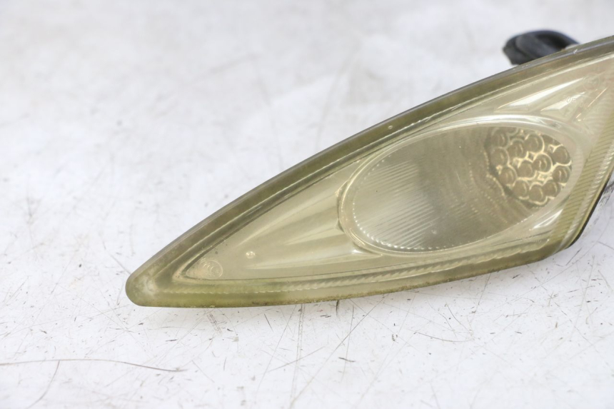 photo de FRONT LEFT TURN SIGNAL GOES WIKI 125 (2010 - 2015) - Fixing points details