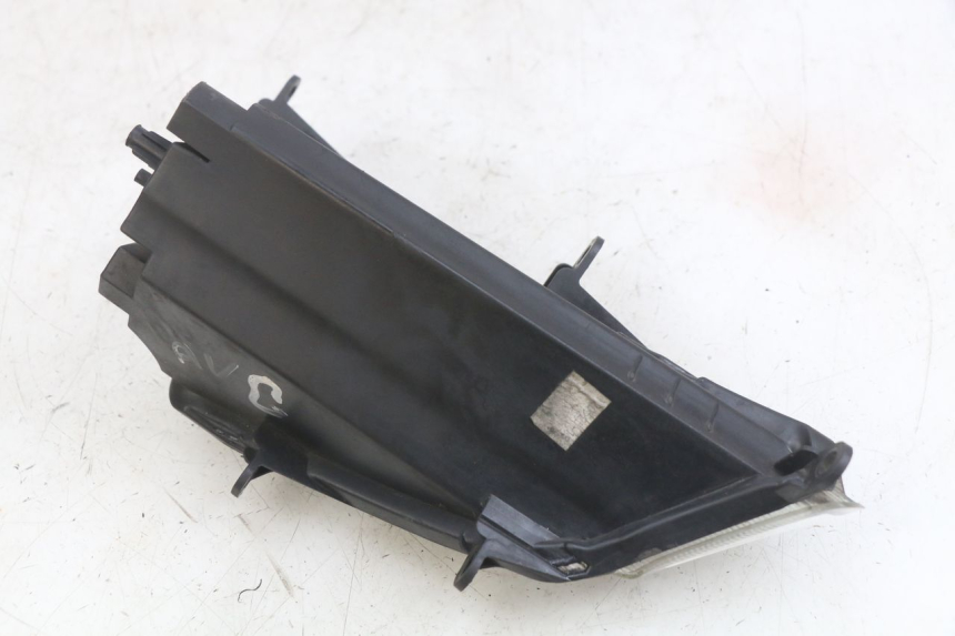 photo de LEFT FRONT TURN SIGNAL SYM GTS EFI 125 (2012 - 2016) - Technical close-up