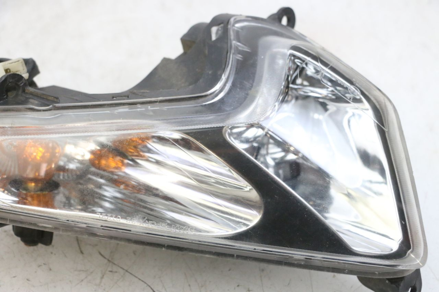 photo de FRONT LEFT TURN SIGNAL SYM GTS EVO 125 (2009 - 2013) - Technical close-up