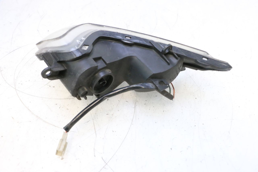 photo de FRONT LEFT TURN SIGNAL SYM GTS EVO 125 (2009 - 2013) - Alternative perspective