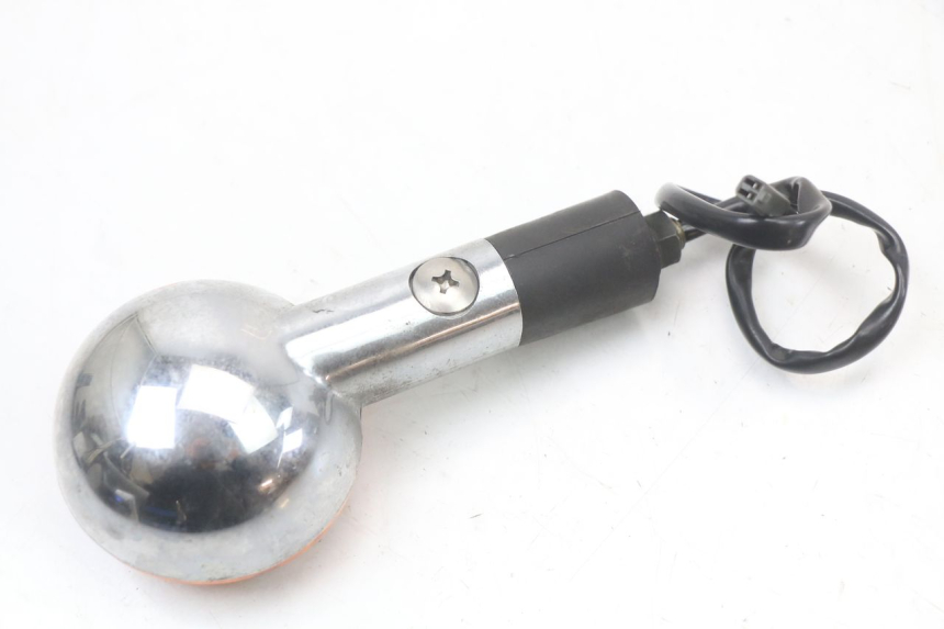 photo de FRONT LEFT TURN SIGNAL  SUZUKI GZ MARAUDER 125 (1998 - 2004) - Technical close-up
