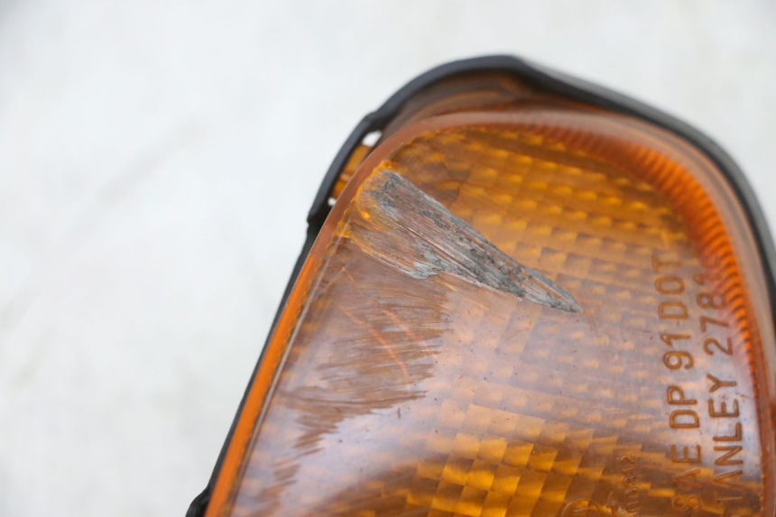 photo de FRONT LEFT TURN SIGNAL HONDA CBR F 1000 (1993 - 1996) - Zoom on usage condition