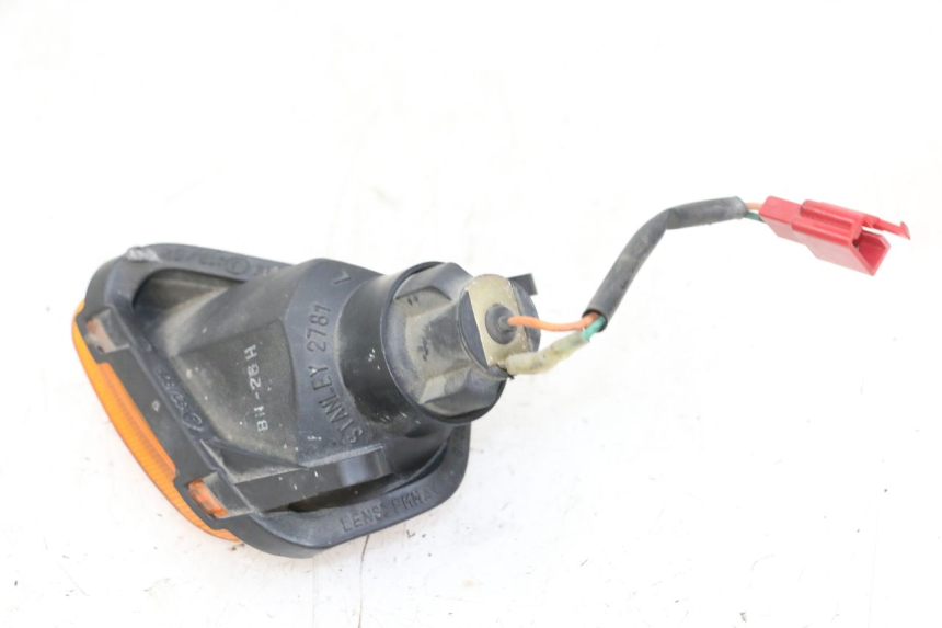 photo de FRONT LEFT TURN SIGNAL HONDA CBR F 1000 (1993 - 1996) - Technical close-up