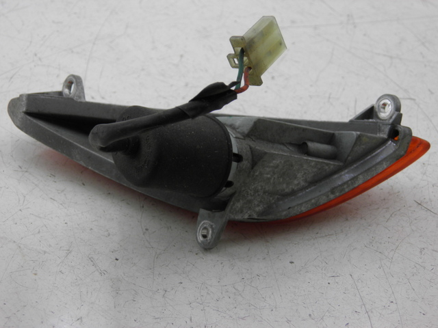 photo de FRONT LEFT TURN SIGNAL  HONDA SH 125 (2003 - 2004) - Alternative perspective