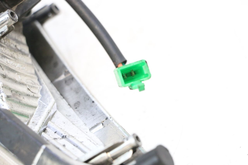 photo de LEFT FRONT TURN SIGNAL SYM JET 14 4T 50 (2018 - 2022) - Zoom on usage condition