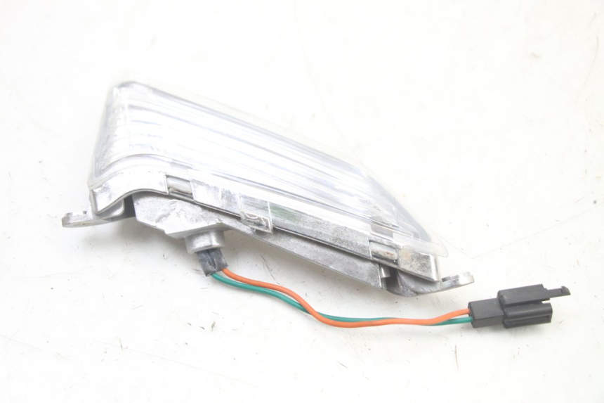 photo de FRONT LEFT TURN SIGNAL  KYMCO PEOPLE S 125 (2000 - 2008) - Zoom on usage condition
