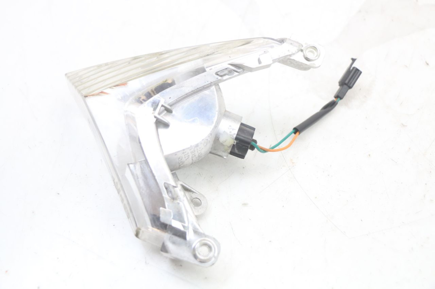 photo de FRONT LEFT TURN SIGNAL KYMCO X-TOWN XTOWN 125 (2016 - 2021) - Zoom on usage condition