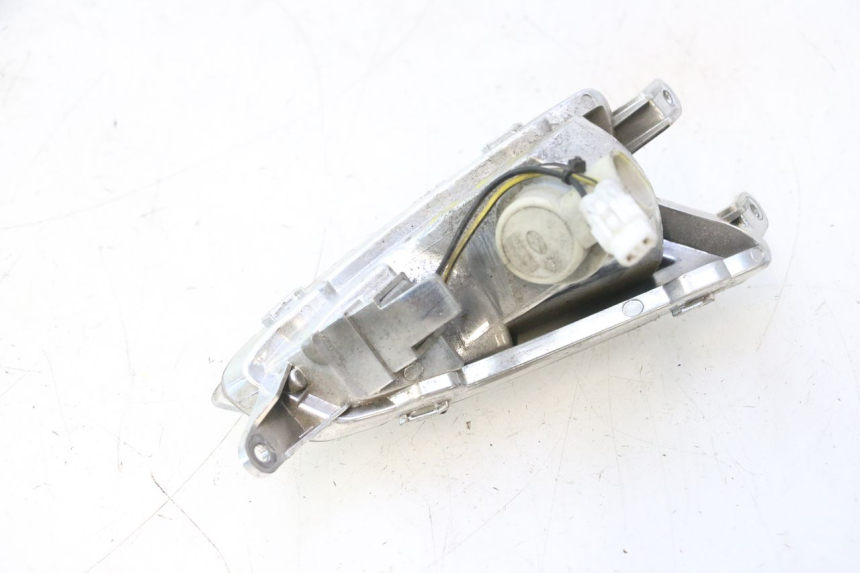 photo de LEFT FRONT TURN SIGNAL PIAGGIO LIBERTY IGET 4T 50 (2015 - 2020) - Fixing points details