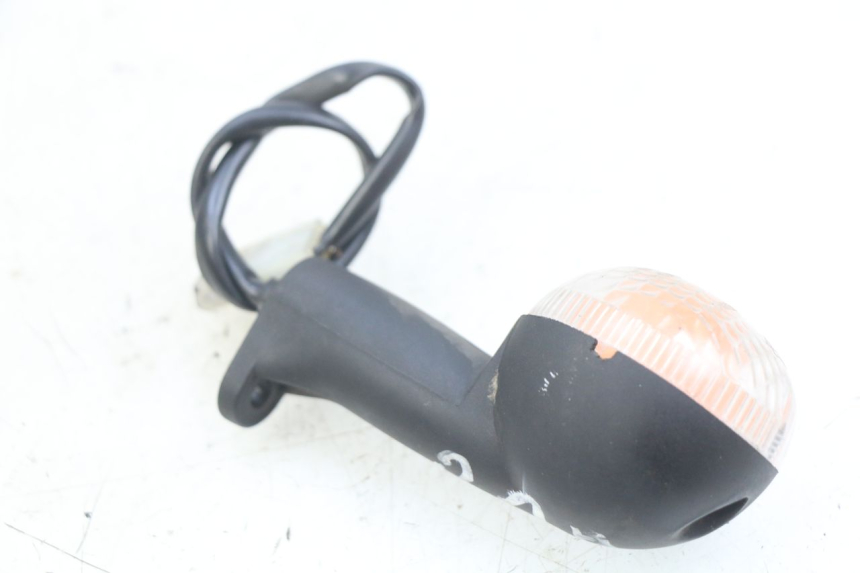 photo de LEFT FRONT TURN SIGNAL PEUGEOT LUDIX 50 (2005 - 2007) - Zoom on usage condition