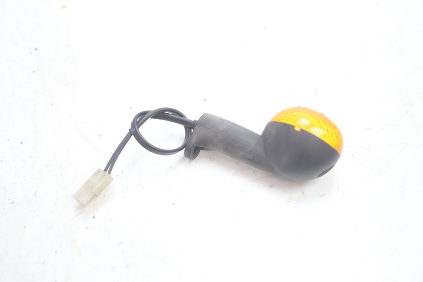 photo de LEFT FRONT TURN SIGNAL PEUGEOT LUDIX 50 (2005 - 2007) - Zoom on usage condition