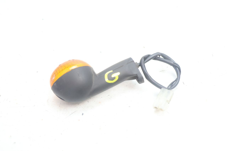 photo de FRONT LEFT TURN SIGNAL PEUGEOT LUDIX PRO 2T 50 (2010 - 2017) - Zoom on usage condition