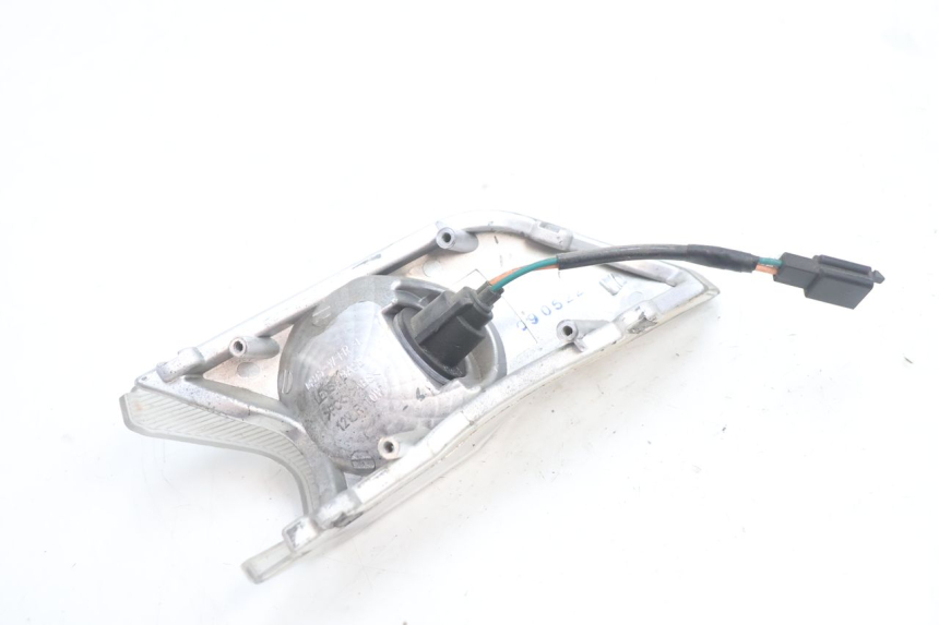 photo de FRONT LEFT TURN SIGNAL KYMCO MOVIE S 125 (2009 - 2018) - Alternative perspective