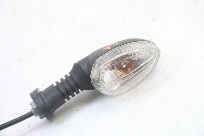 photo de FRONT LEFT TURN SIGNAL PIAGGIO MP3 RL 250 (2006 - 2010) - Zoom on usage condition
