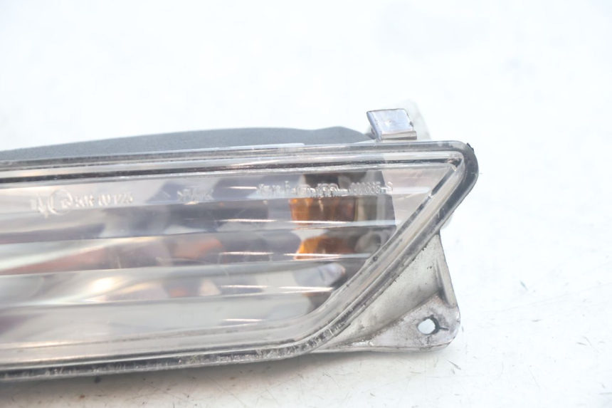 photo de FRONT LEFT TURN SIGNAL  PIAGGIO MP3 125 (2006 - 2014) - Zoom on usage condition
