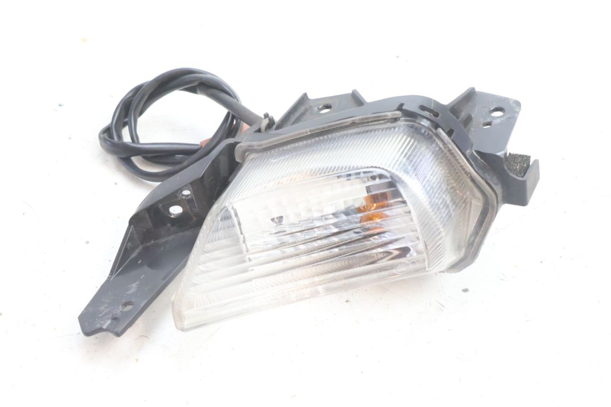 photo de FRONT LEFT TURN SIGNAL YAMAHA N-MAX NMAX 125 (2021 - 2024) - Main view
