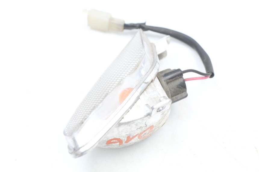 photo de FRONT LEFT TURN SIGNAL  PIAGGIO NEW TYPHOON 50 (2018 - 2021) - Zoom on usage condition