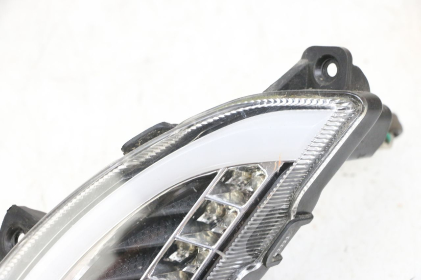 photo de FRONT LEFT TURN SIGNAL JM MOTORS OLDIES GT 4T 50 (2018 - 2025) - Fixing points details