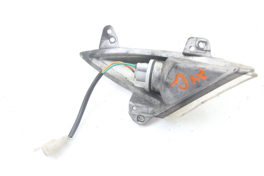 photo de LEFT FRONT TURN SIGNAL PEUGEOT CITYSTAR 125 (2011 - 2017) - Alternative perspective