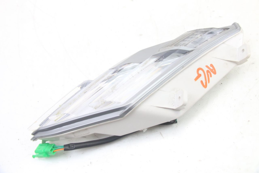 photo de FRONT LEFT TURN SIGNAL PEUGEOT TWEET 4T 50 (2023 - 2025) - Alternative perspective