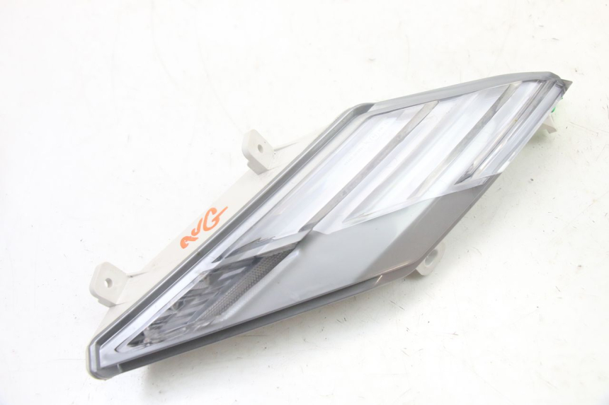 photo de FRONT LEFT TURN SIGNAL PEUGEOT TWEET 4T 50 (2023 - 2025) - Technical close-up