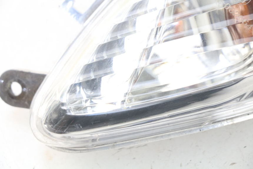 photo de FRONT LEFT TURN SIGNAL  JM MOTORS SANTANA 50 (2014 - 2023) - Fixing points details