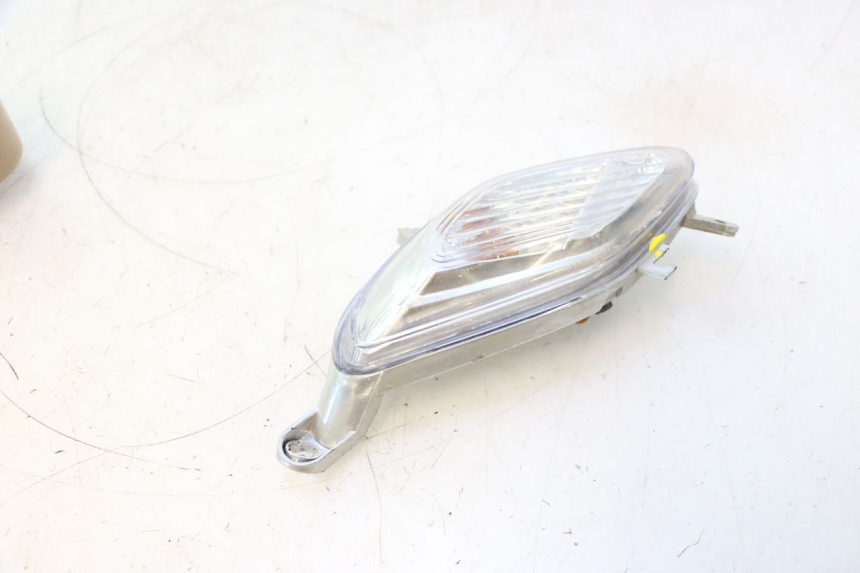 photo de FRONT LEFT TURN SIGNAL  JM MOTORS SANTANA 50 (2014 - 2023) - Surface and material condition