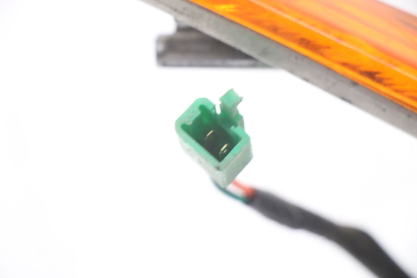 photo de LEFT FRONT TURN SIGNAL HONDA SCV LEAD 100 (2003 - 2007) - Checked used part