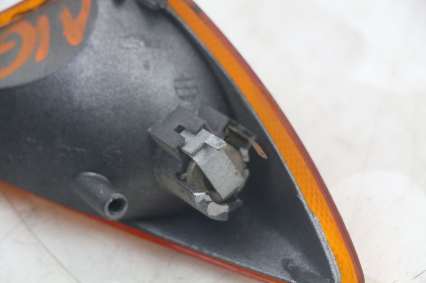 photo de LEFT FRONT TURN SIGNAL PEUGEOT SPEEDFIGHT 100 (1997 - 2007) - Fixing points details