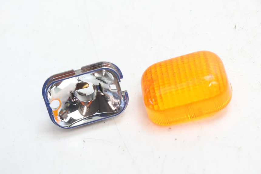 photo de FRONT LEFT TURN SIGNAL DUCATI SS IE DS CARENEE 1000 (2002 - 2006) - Technical close-up