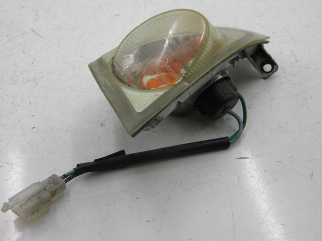 photo de FRONT LEFT TURN SIGNAL  SYM MIO 50 (2005 - 2010) - Main view