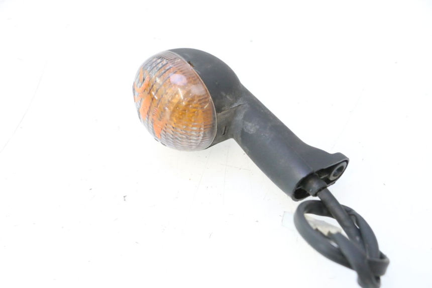photo de FRONT LEFT TURN SIGNAL PEUGEOT TREKKER 50 (1995 - 2004) - Alternative perspective