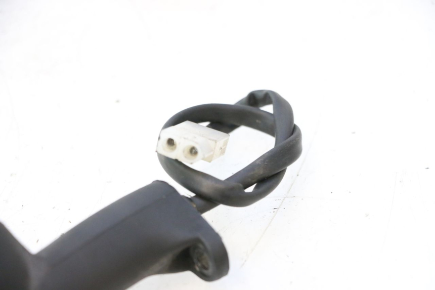 photo de FRONT LEFT TURN SIGNAL PEUGEOT TREKKER 50 (1995 - 2004) - Technical close-up